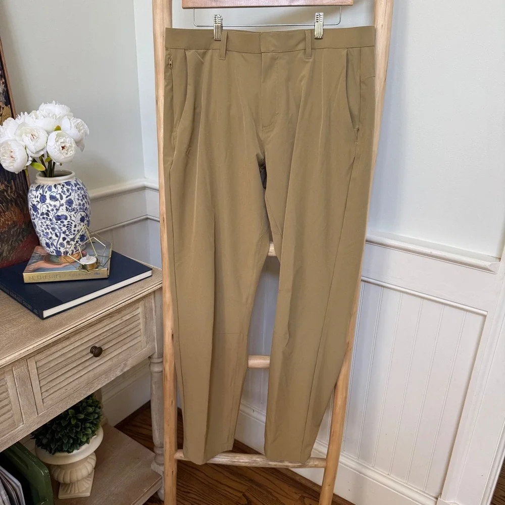 Fabletics Mens The One‎ Pant Tan Khaki Technical Stretch Commuter Chinos 35x31